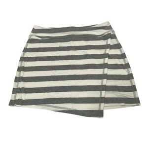 ATHLETA Gray White Striped Short Mini Skirt - Women’s Small